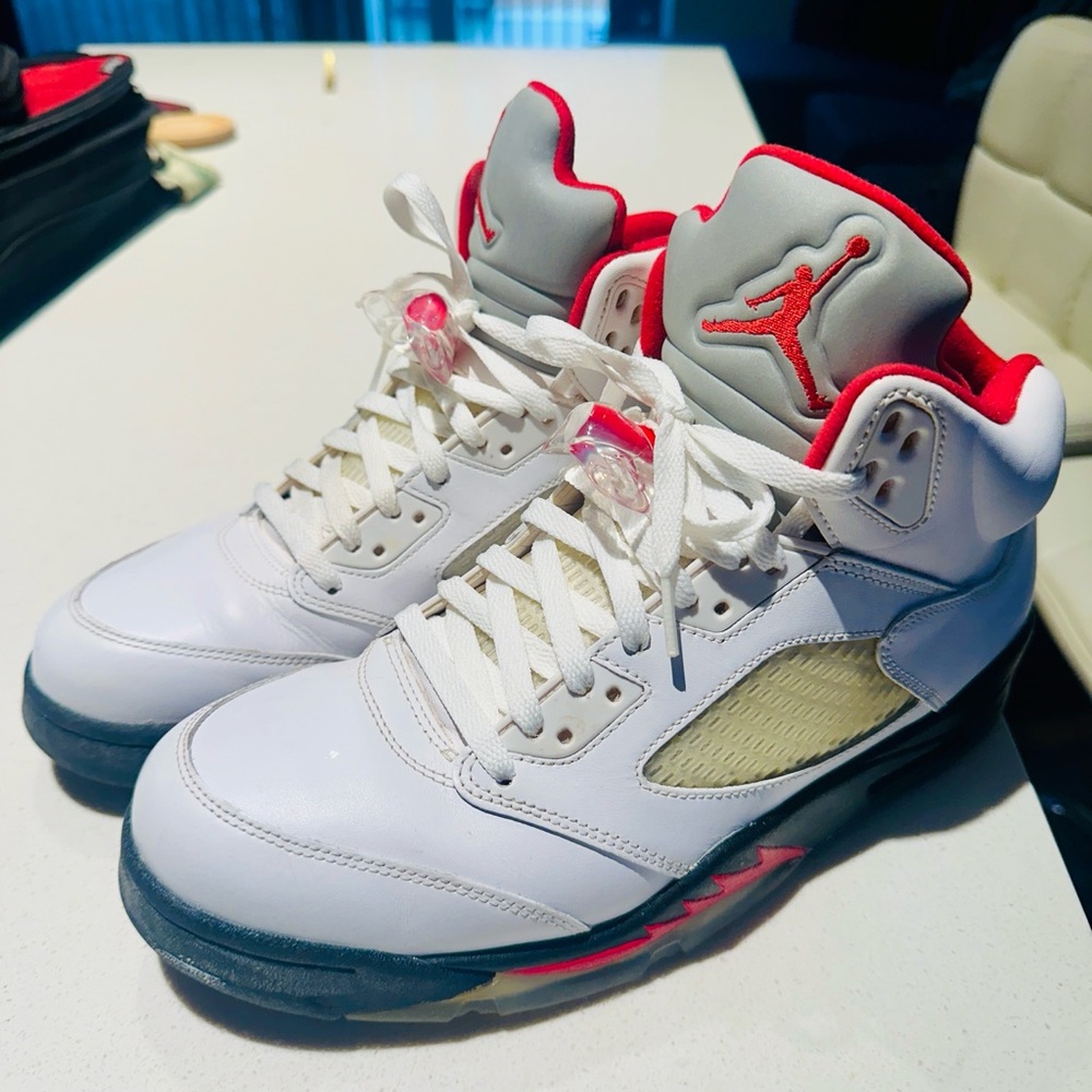 Jordan retro 5 fire red